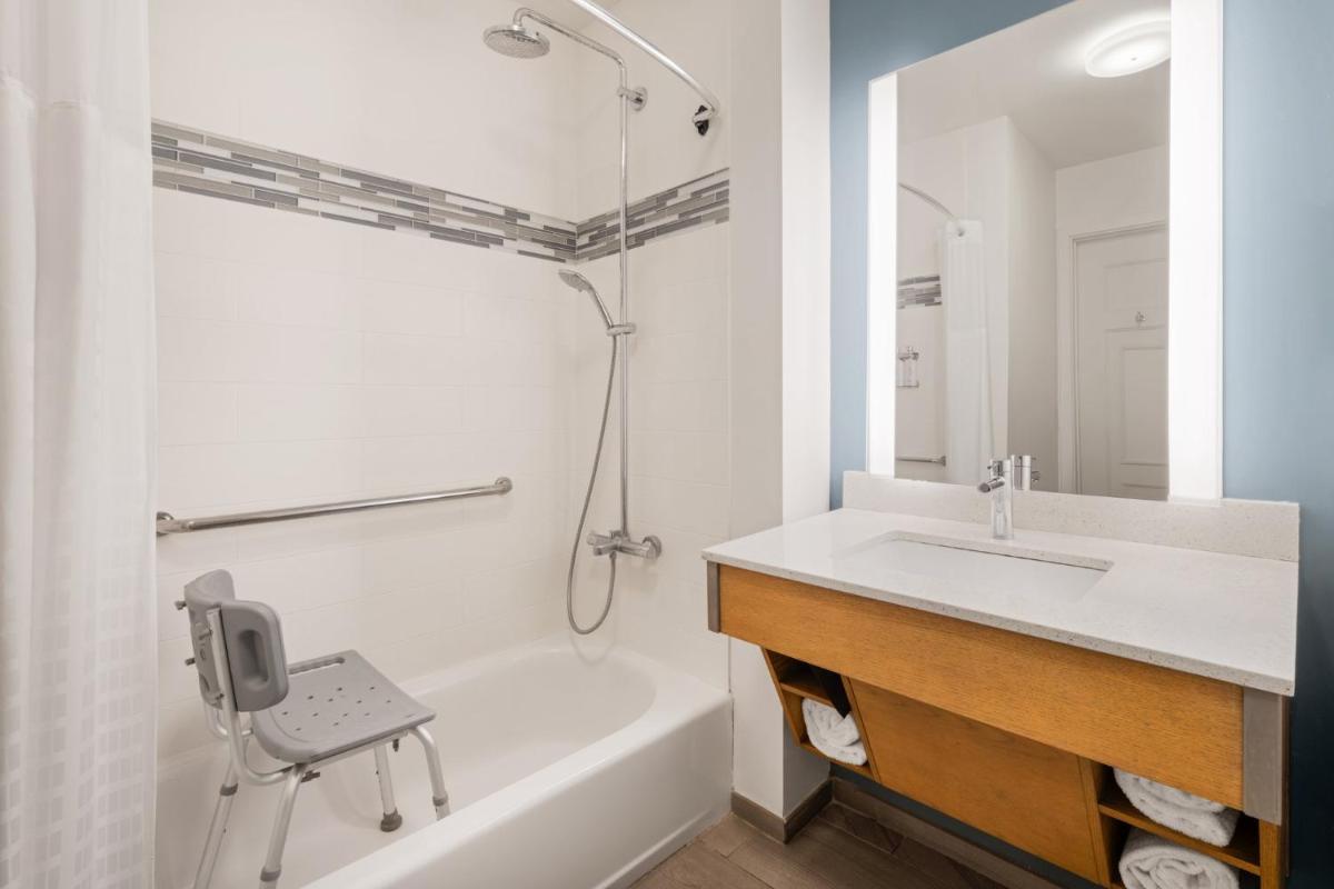 EVEN Hotel Miami - Airport, an IHG Hotel - Housity