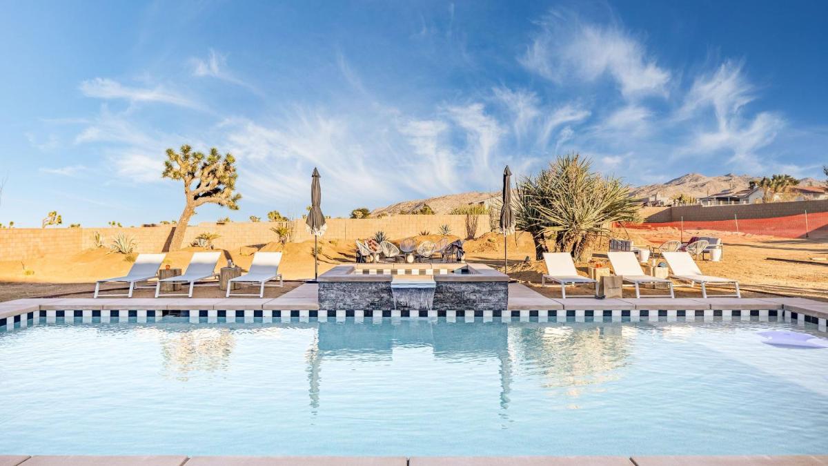 Flora by AvantStay Modern Private Desert Oasis on Large Grounds w Pool Bocce Ball - Housity