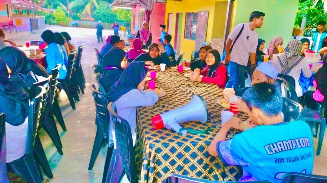 zar permai motel dan homestay - Housity