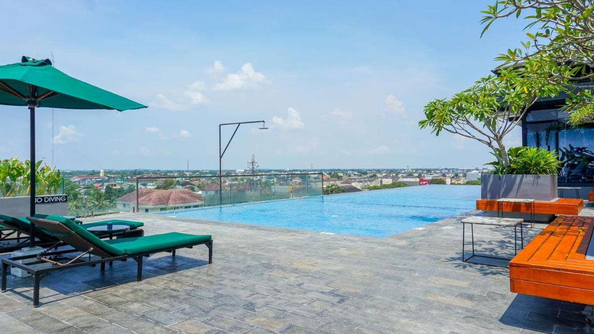 Wyndham Opi Hotel Palembang - Housity