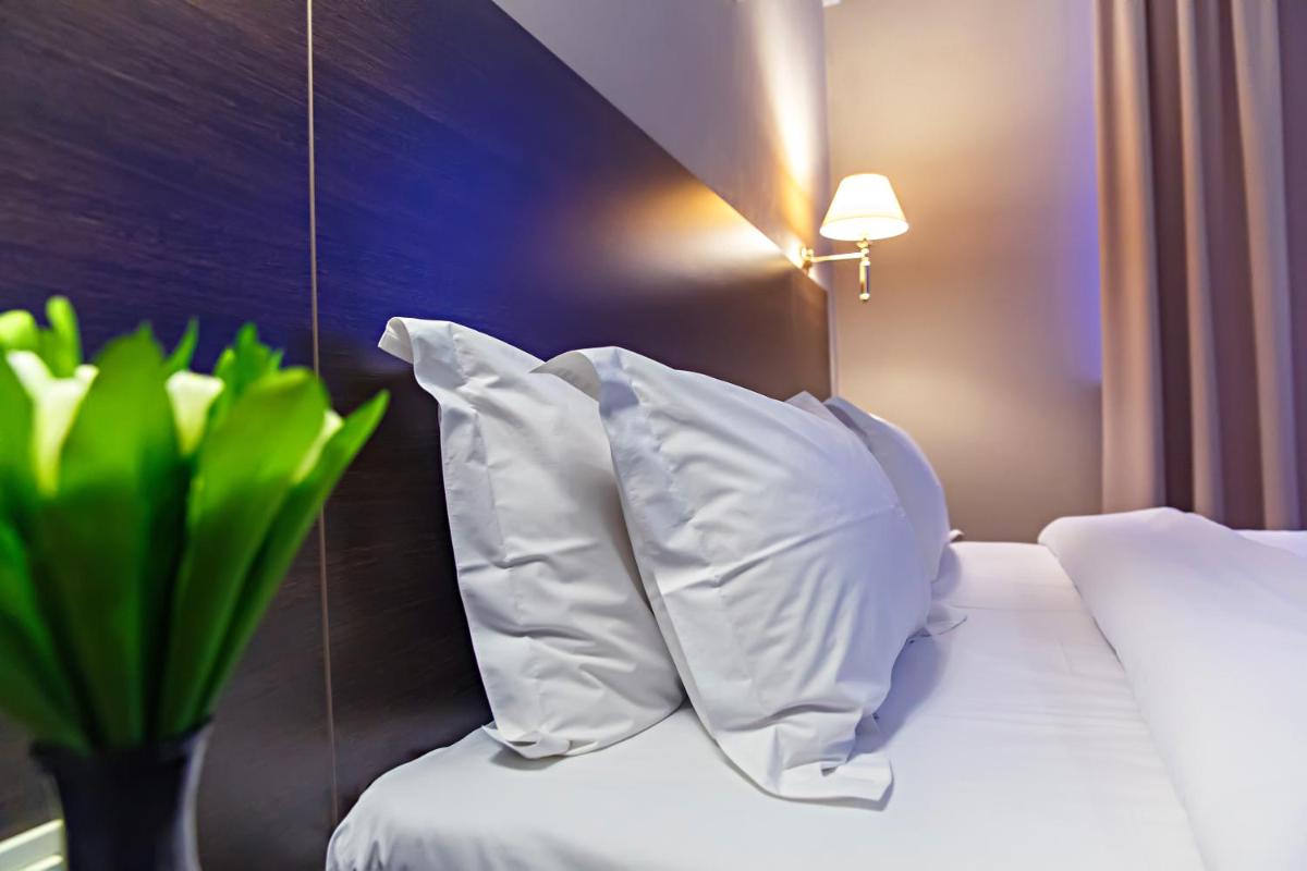 Red Village Hotel - Housity