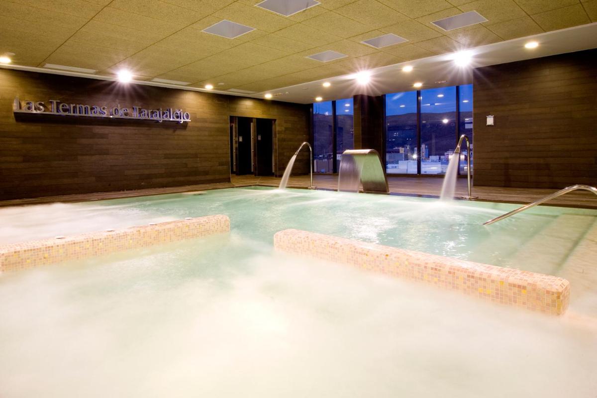 Piscina en o cerca de R2 Romantic Fantasia Suites - Adults Only