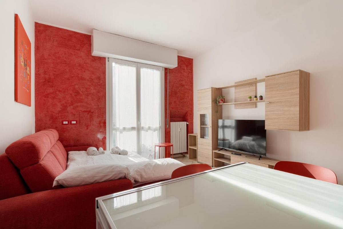 GuestHost - Certosa Cozy Flat with Balcony - Housity
