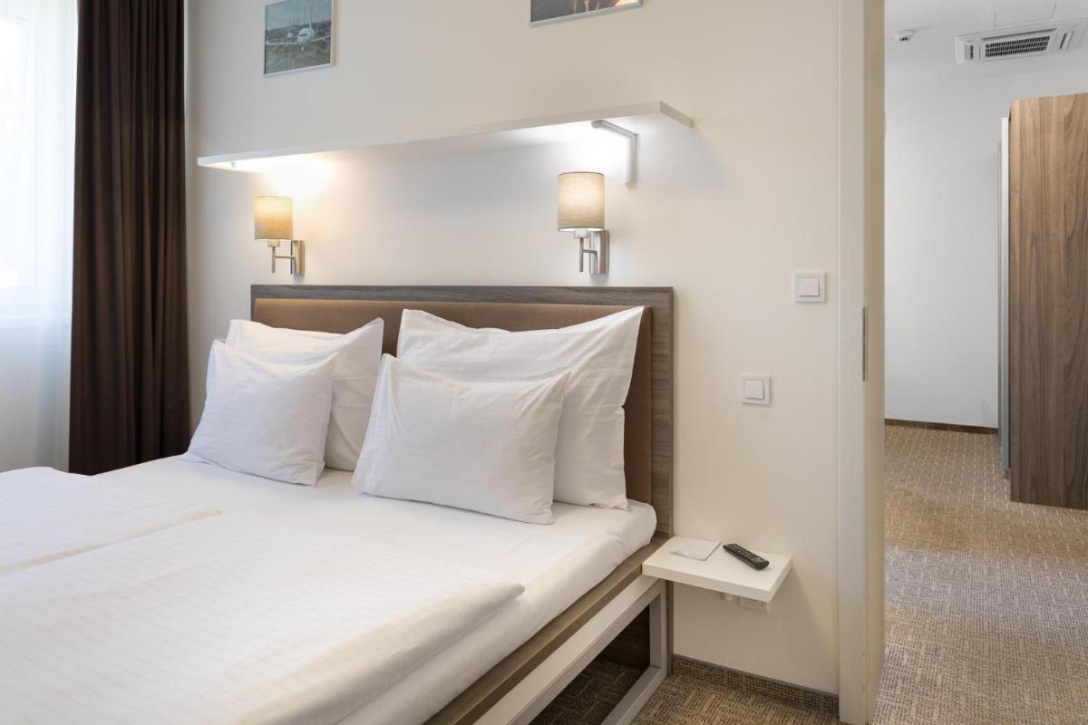 Skyhotel Prague - Housity