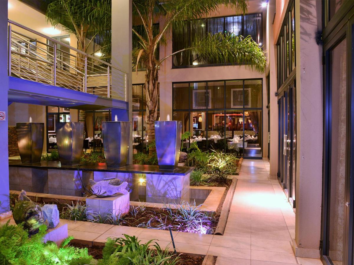Premier Hotel O.R. Tambo - Housity