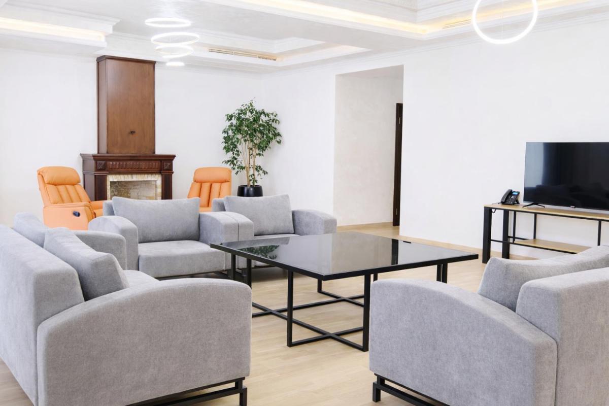 Eighty Eight Deluxe Hotel & Spa - Housity