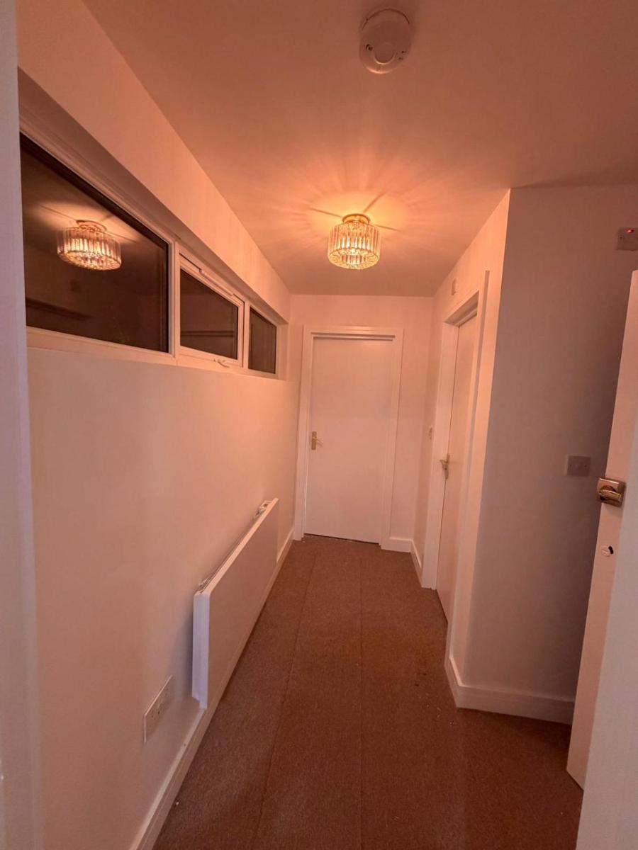 Premium Apartment with Dover Castle Views, Central Dover - Housity