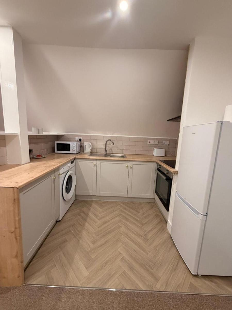 Premium Apartment with Dover Castle Views, Central Dover - Housity