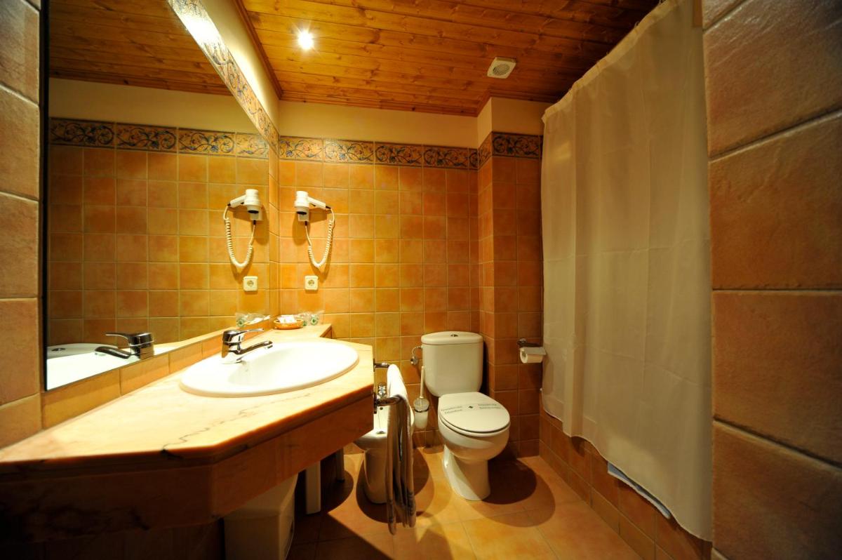 Un baño de Hotel La Morera