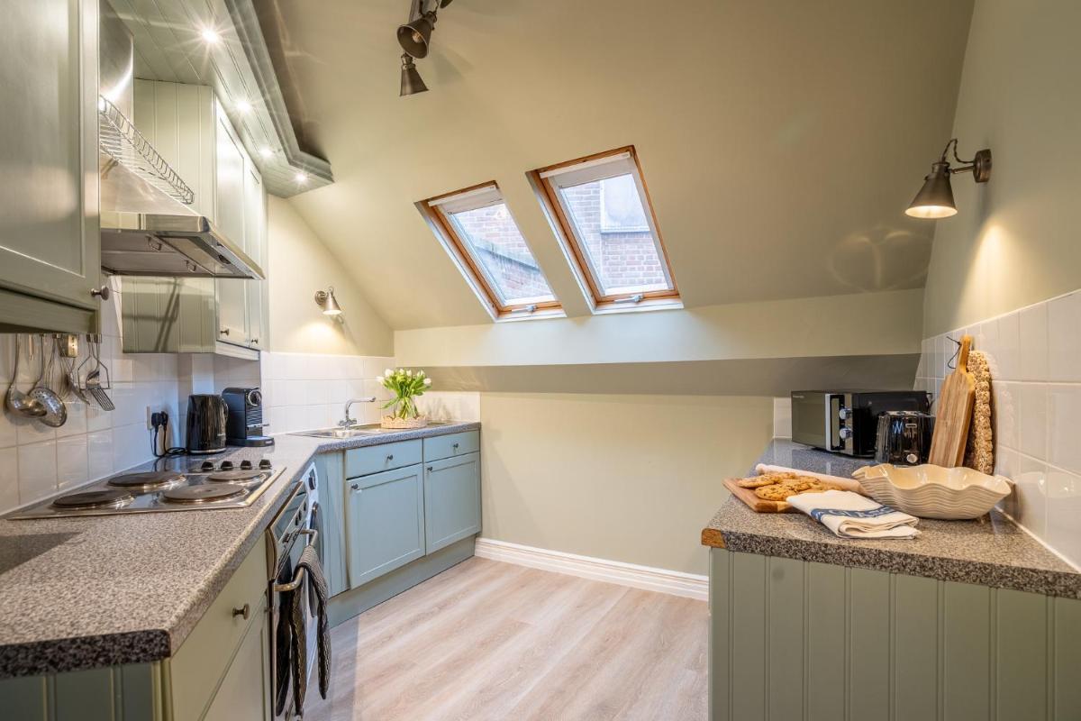 The Attic on the historic Shambles York, sleeps 4 - Housity