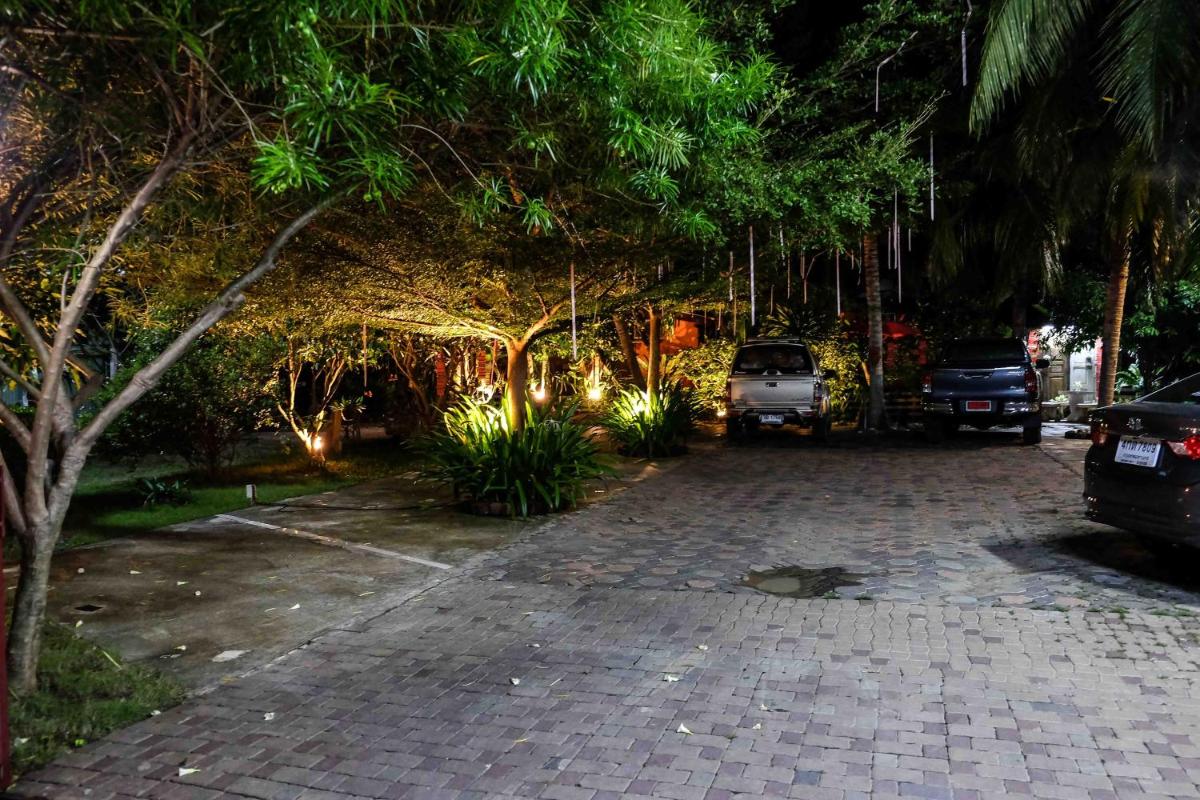 Ruen Yim Homestay Amphawa - Housity