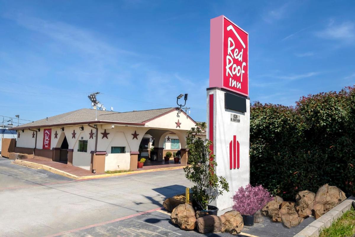 Red Roof Inn Arlington - Entertainment District - Housity