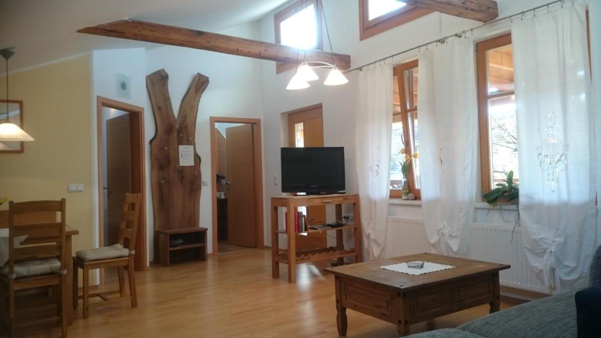 Biohof - Familie Neuberger - Housity