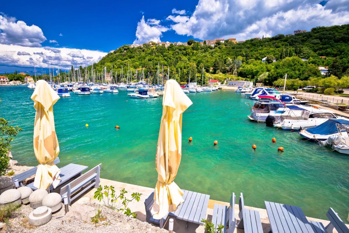 Apartment in Njivice/Insel Krk 34619 - Housity