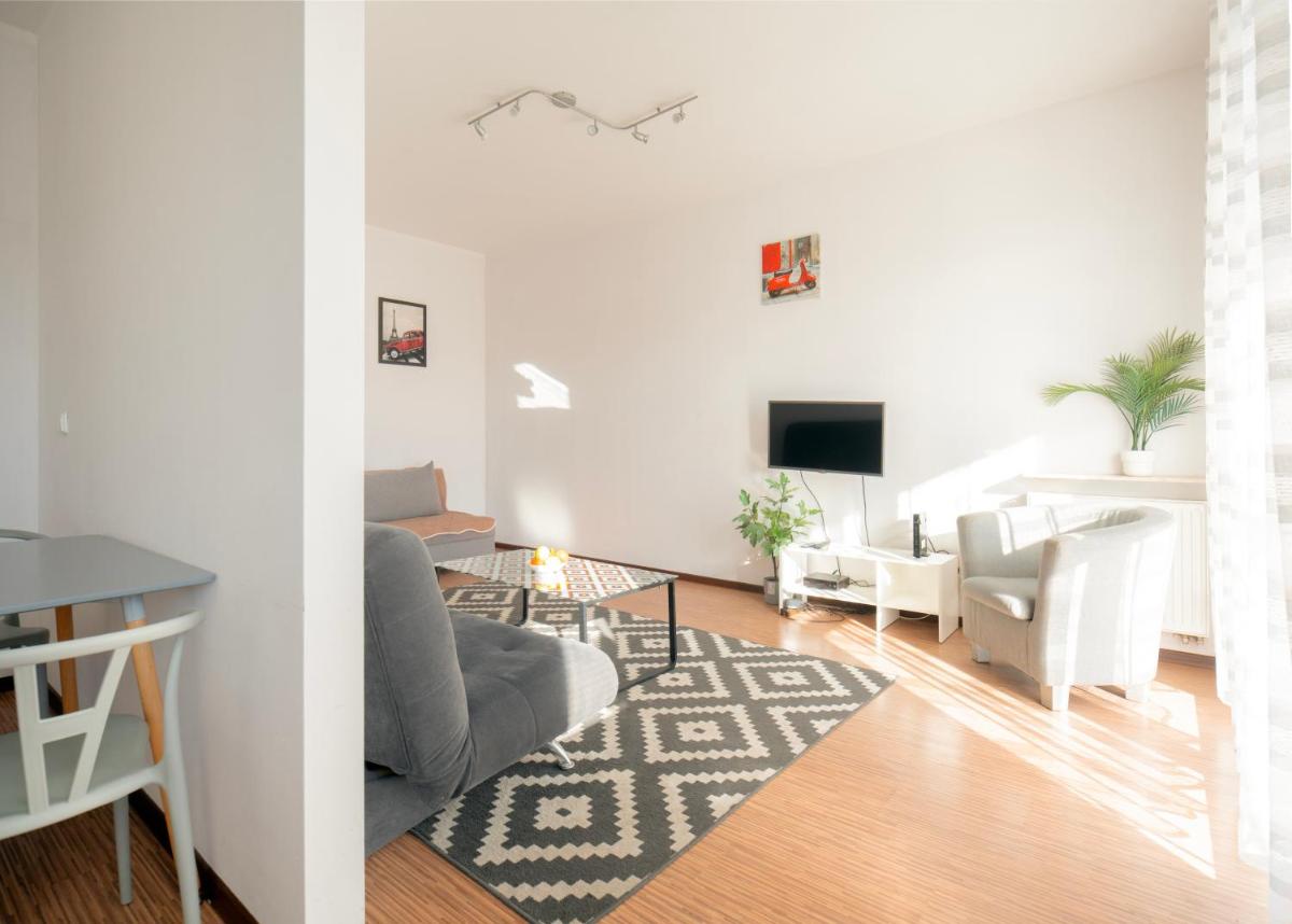 Fresh Green Kabaty apartment 4 - Hizvo