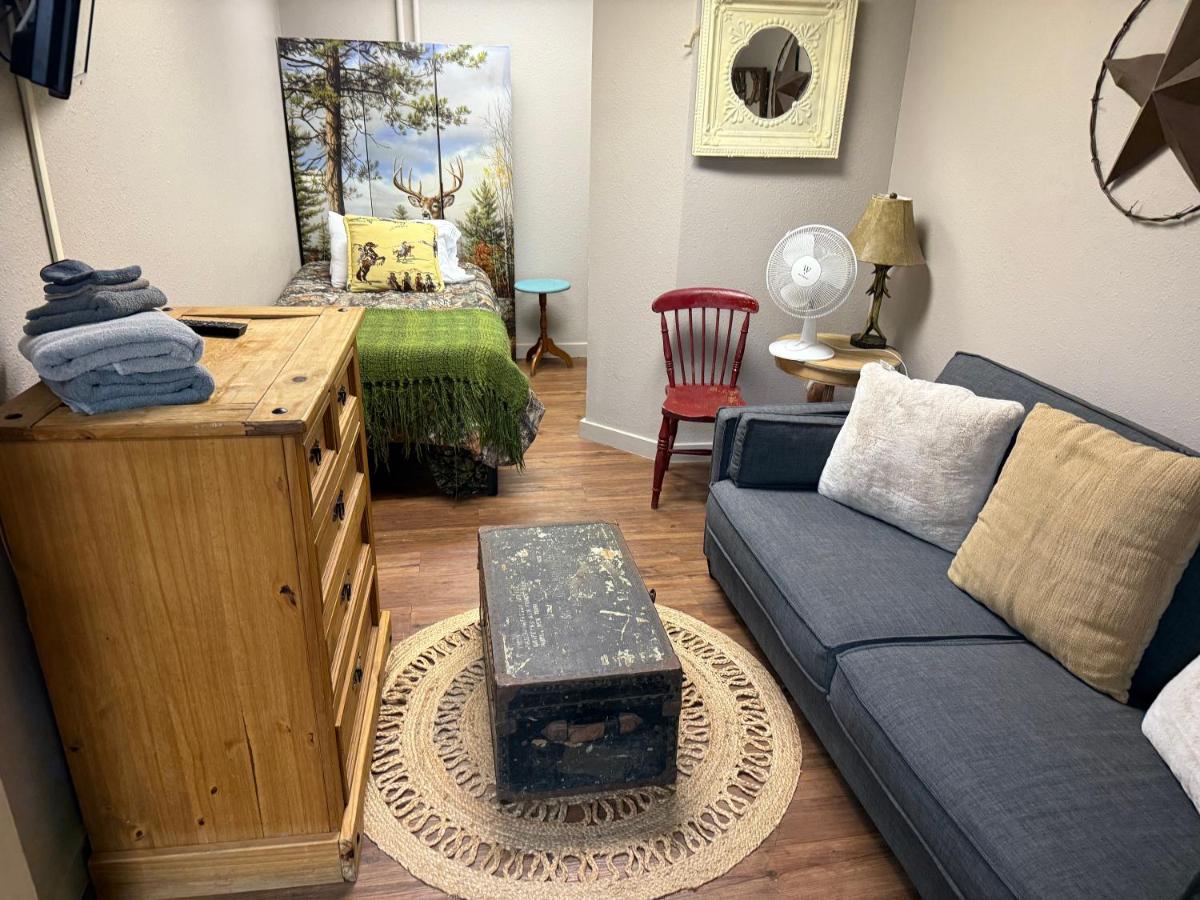 A Place to Stay Reservations Rooms - Housity