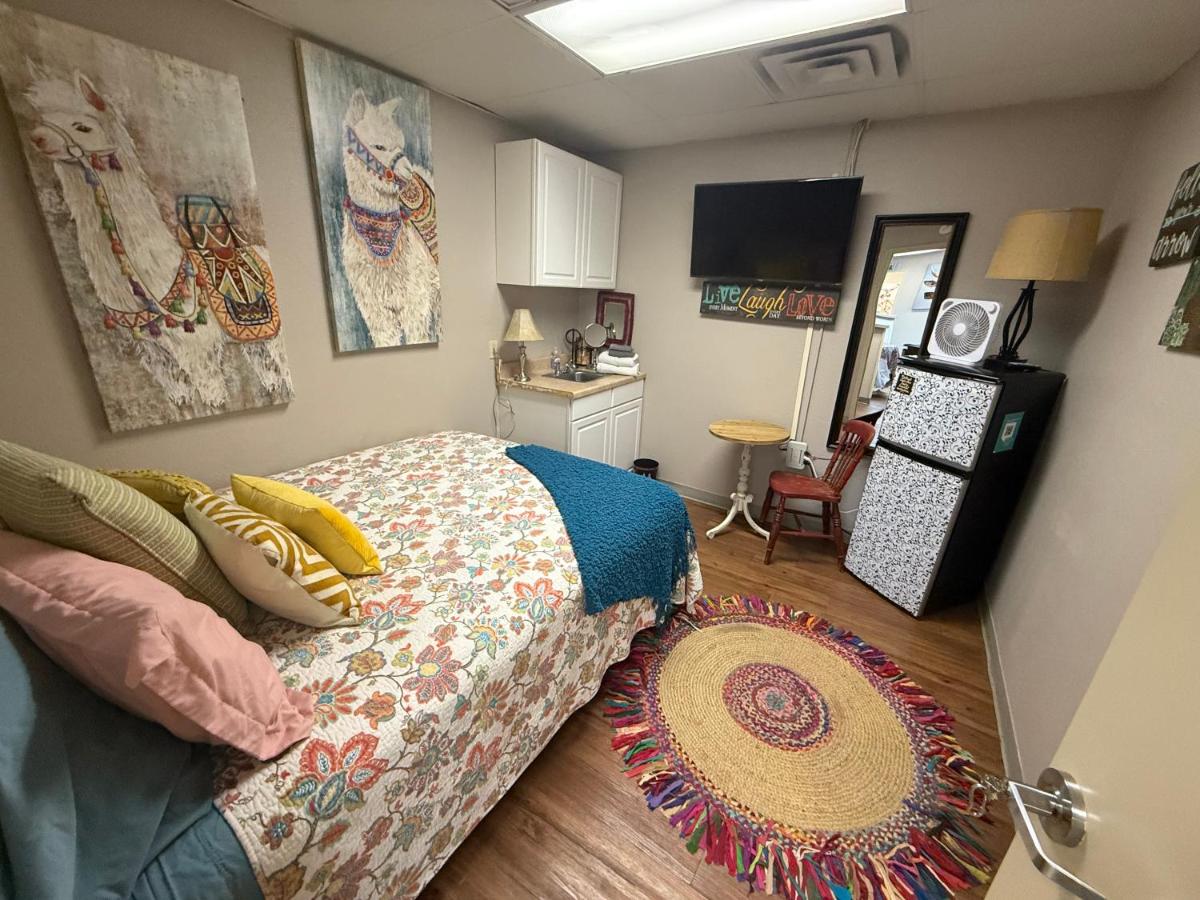 A Place to Stay Reservations Rooms - Housity