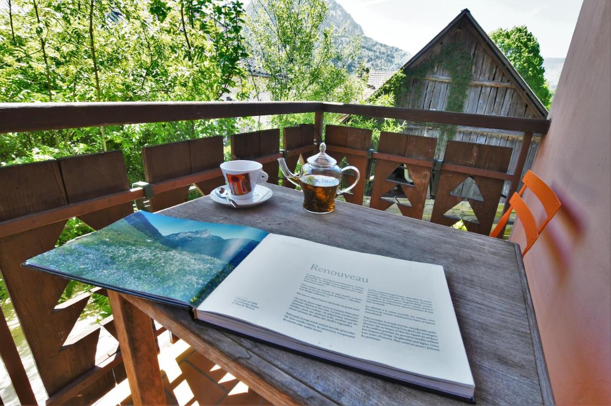 Logis Hôtel - Auberge les Clarines - Housity