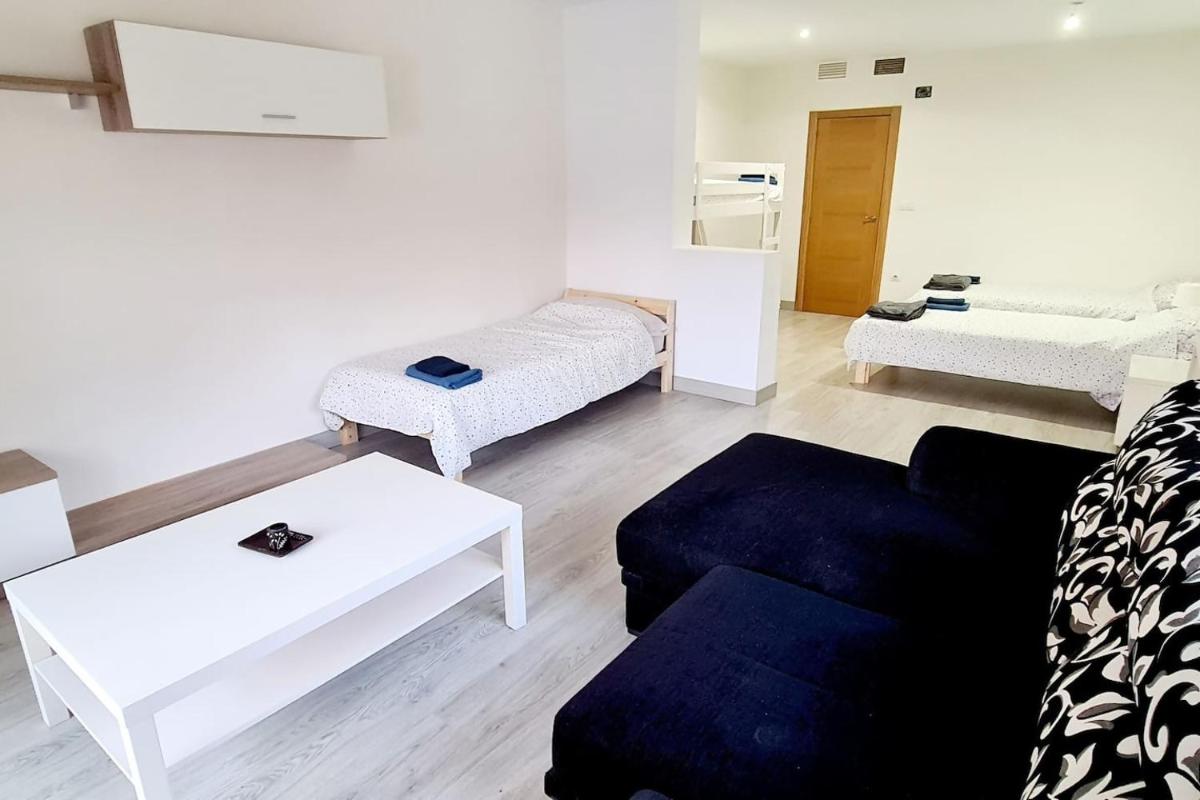 Agradable Villa con Piscina y BBQ. - Housity