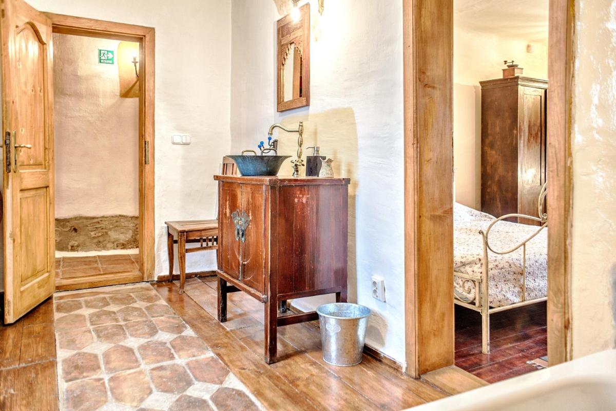 Dominic Boutique - Housity