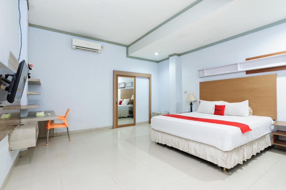 RedDoorz near Mitra Plaza Kota Banjarmasin - Housity