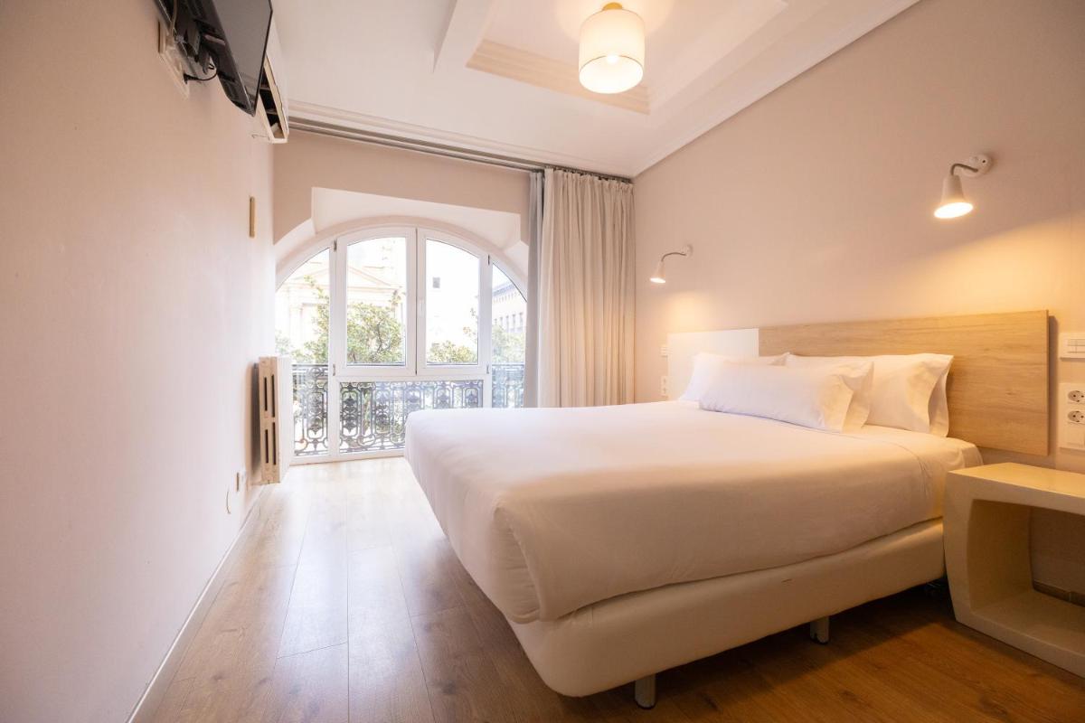 Hotel Pilar Plaza - Housity
