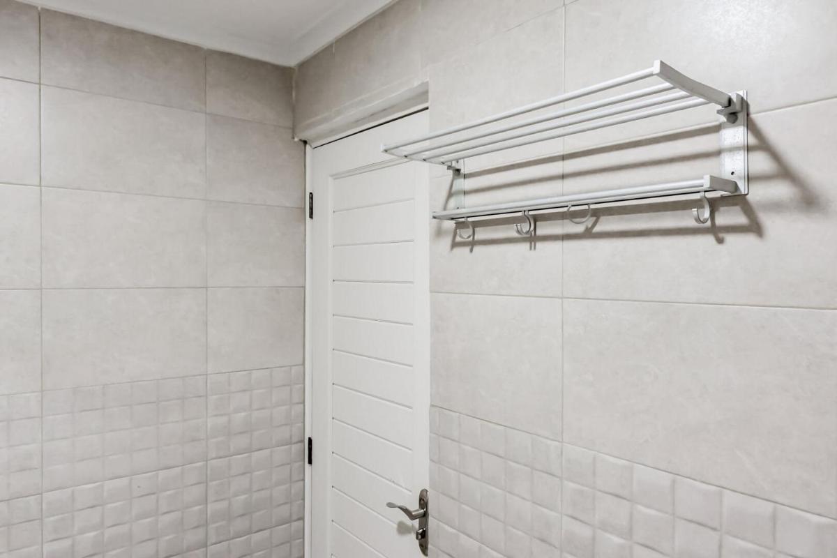 RedDoorz Plus near Lembang Park & Zoo - Housity