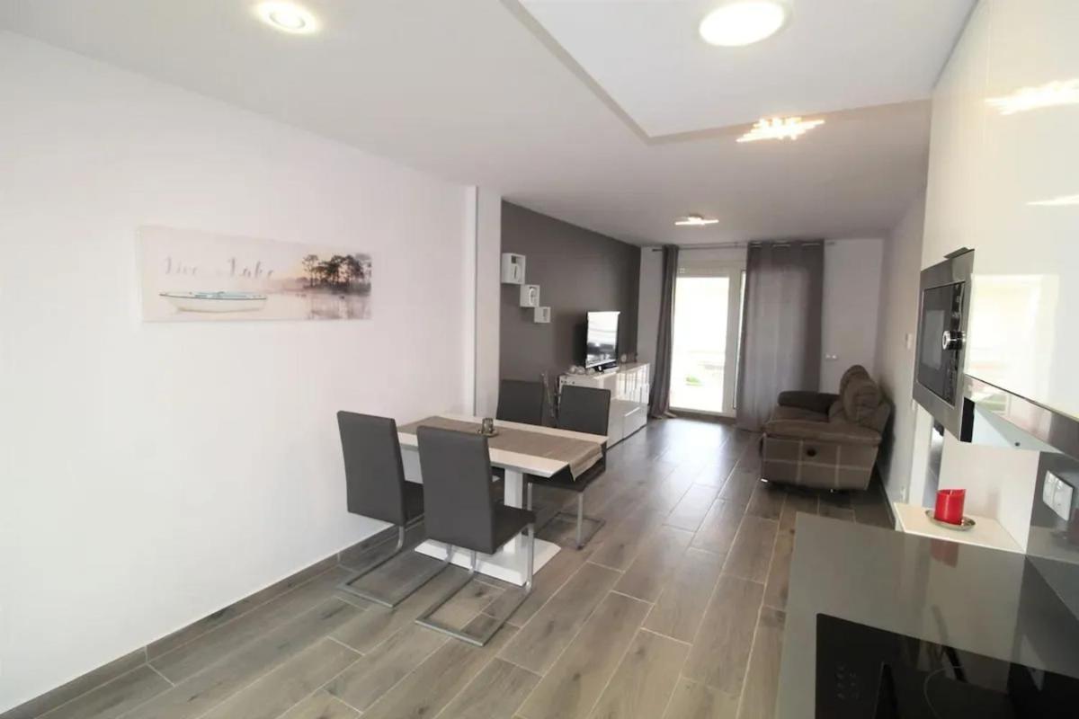 Cozy Apartment in Vinaròs with Shared Pool - Housity