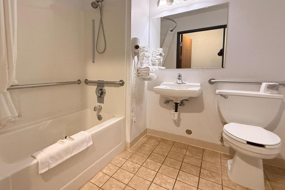 Westwood Inn & Suites Kimball I 90 - Housity