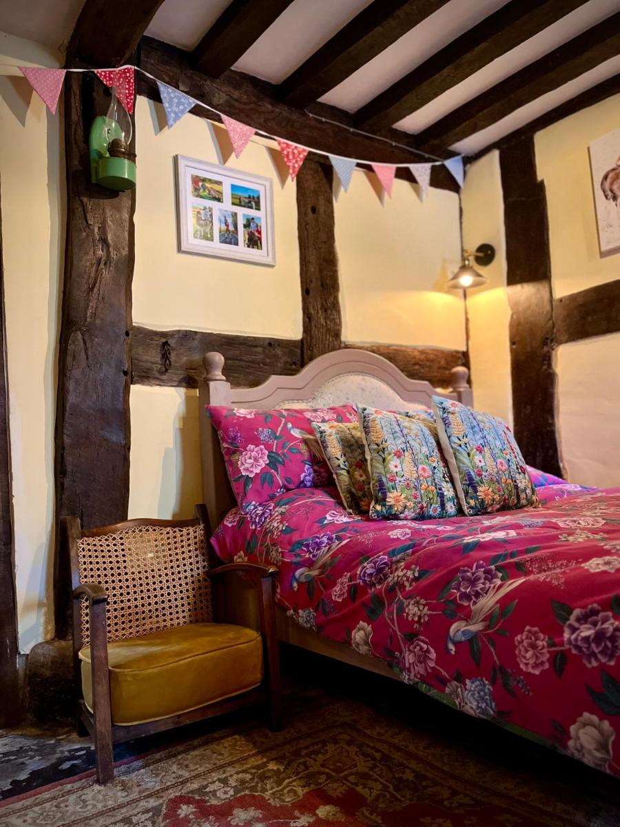 The Vauld, 2 bedroom suite with Bed and Breakfast - Housity