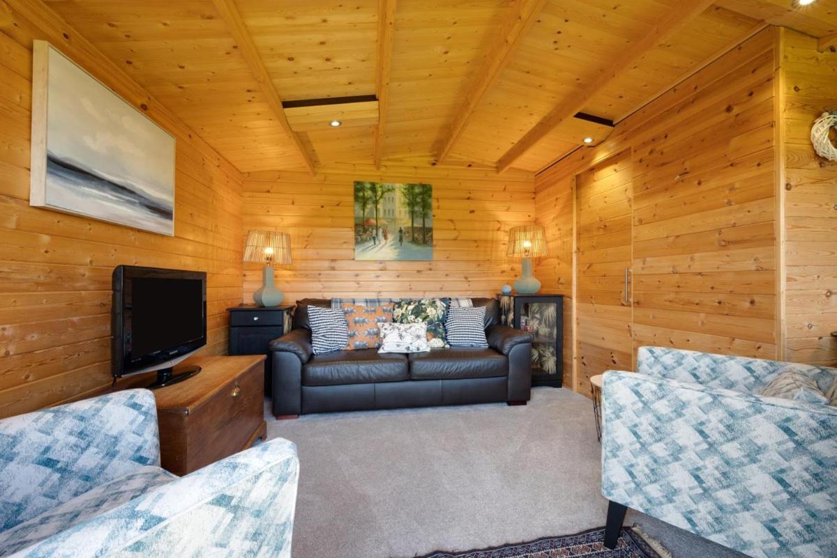 Broadway Bungalow - Housity