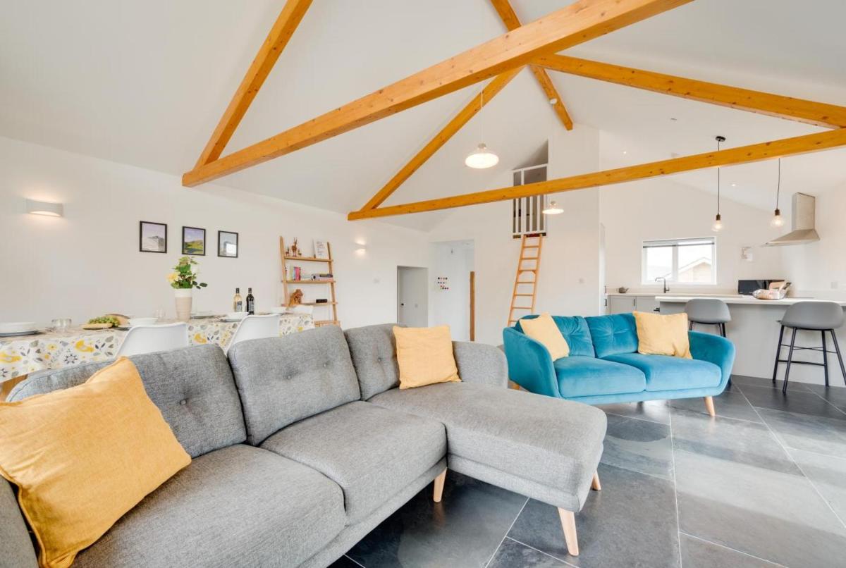 Mor Mynydd - Housity