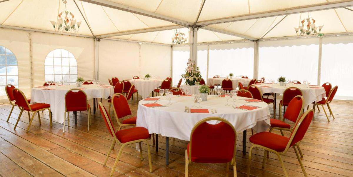 Restaurant ou autre lieu de restauration dans l'établissement Espace Leonard De Vinci