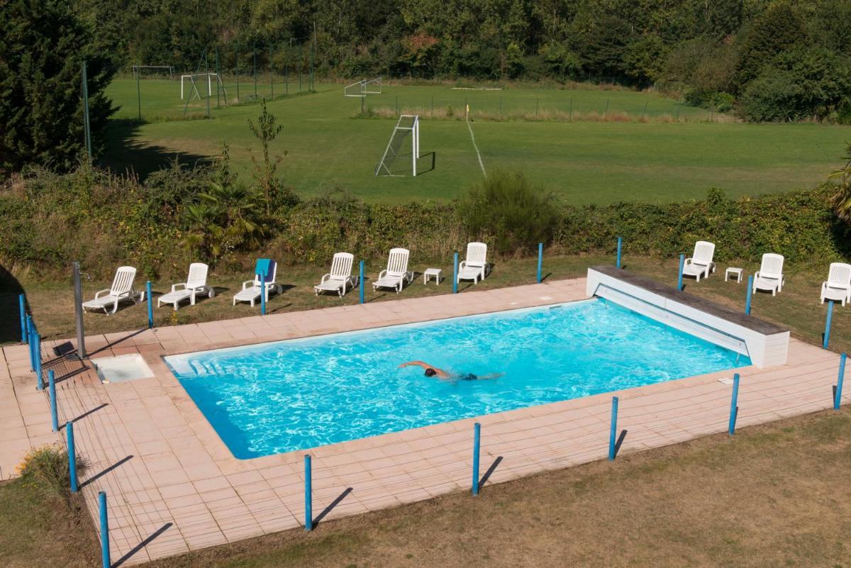 Piscine de l'établissement Espace Leonard De Vinci ou située à proximité