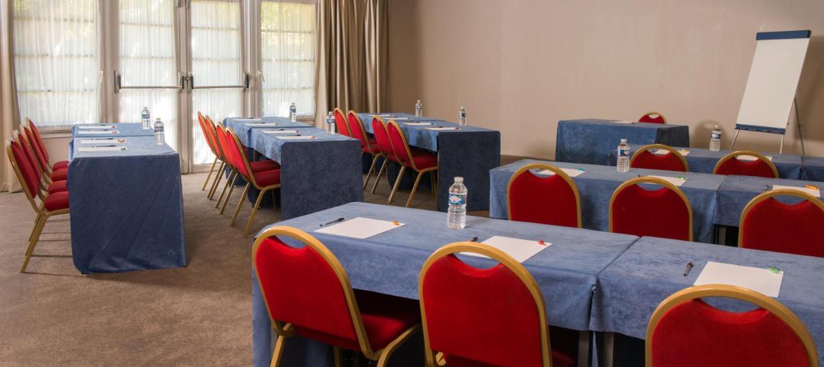 Espace de conférence ou salle de réunion dans l'établissement Espace Leonard De Vinci