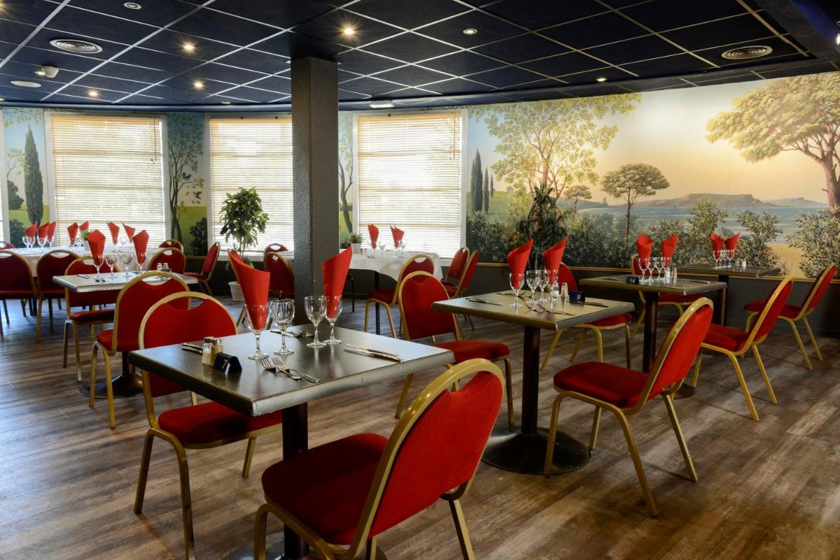 Restaurant ou autre lieu de restauration dans l'établissement Espace Leonard De Vinci