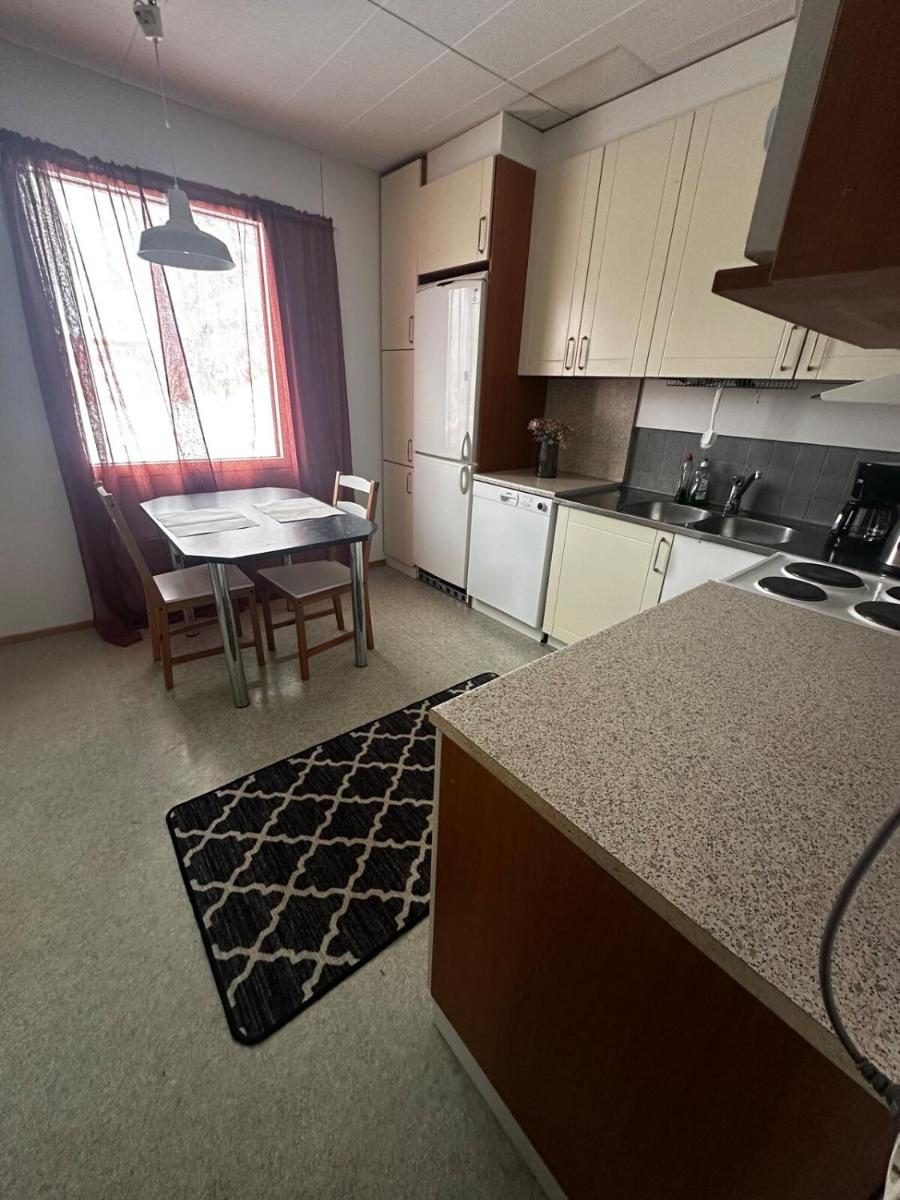 Accommodation for up to four, with free parking - Housity