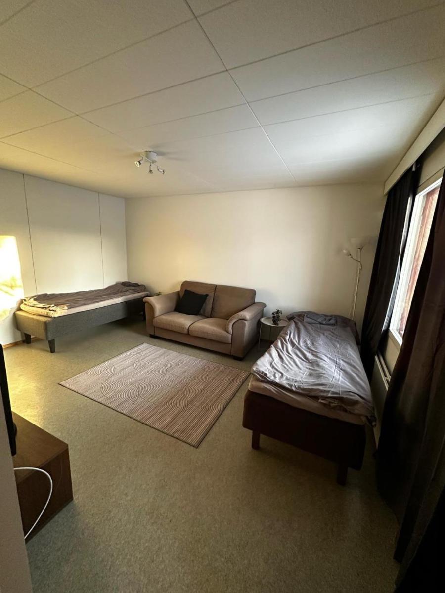 Accommodation for up to four, with free parking - Housity