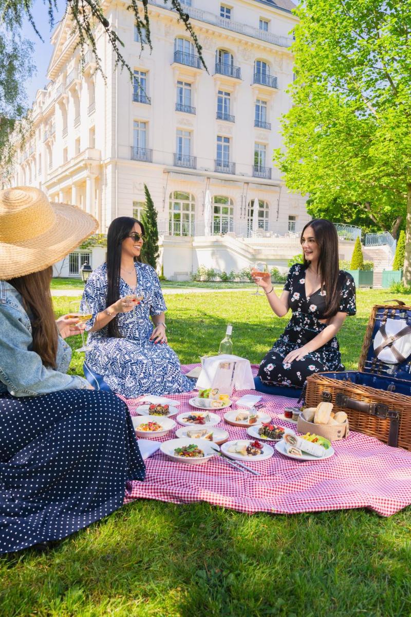 Clients de l'établissement Waldorf Astoria Versailles - Trianon Palace