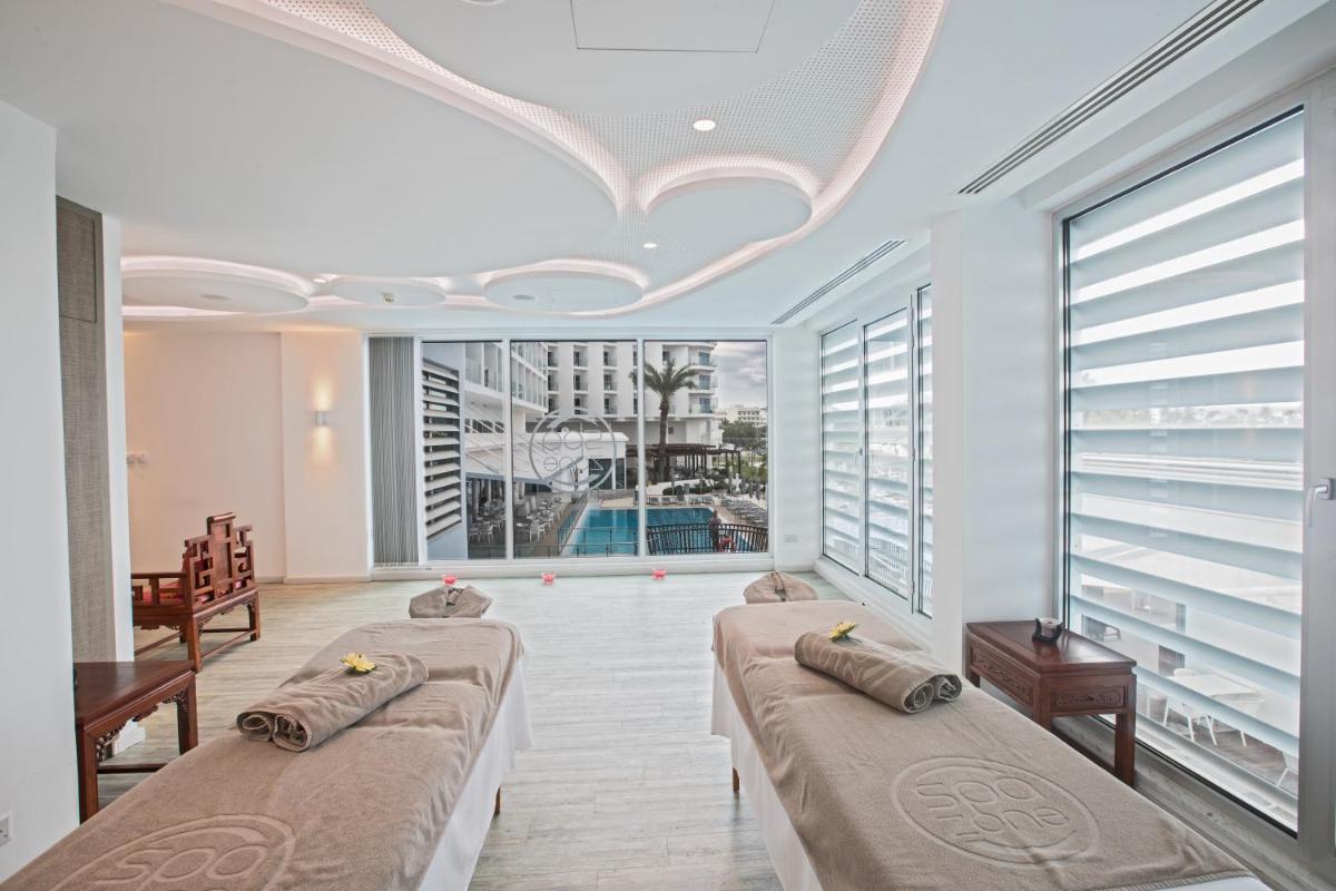 Vassos Nissi Plage Hotel & Spa - Housity