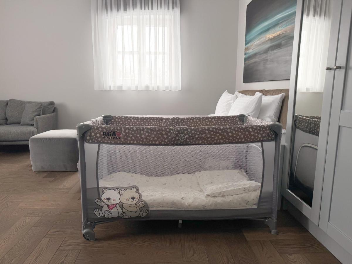 Vila Komoda - Housity