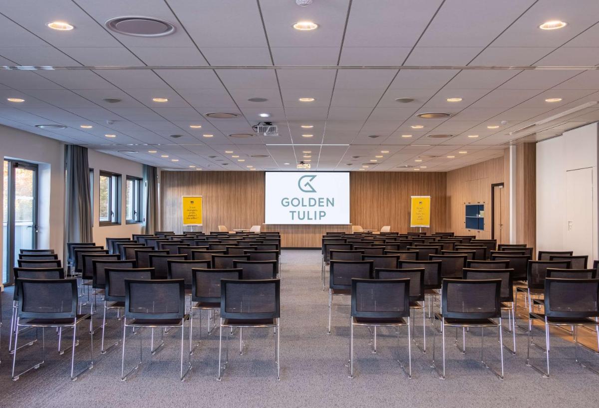 Espace de conférence ou salle de réunion dans l'établissement GOLDEN TULIP LYON OUEST TECHLID Hotel & Spa