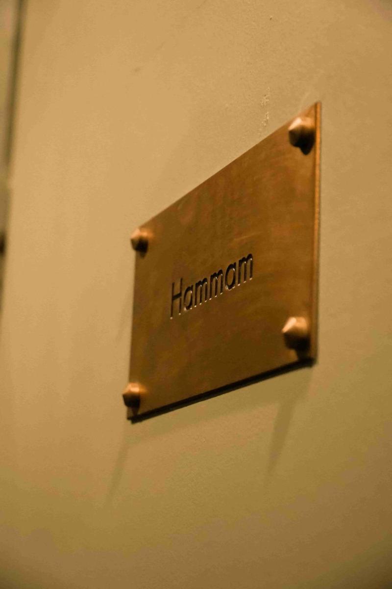 Certificat, récompense, panneau ou autre document affiché dans l'établissement Hôtel La Nouvelle République & Hammam