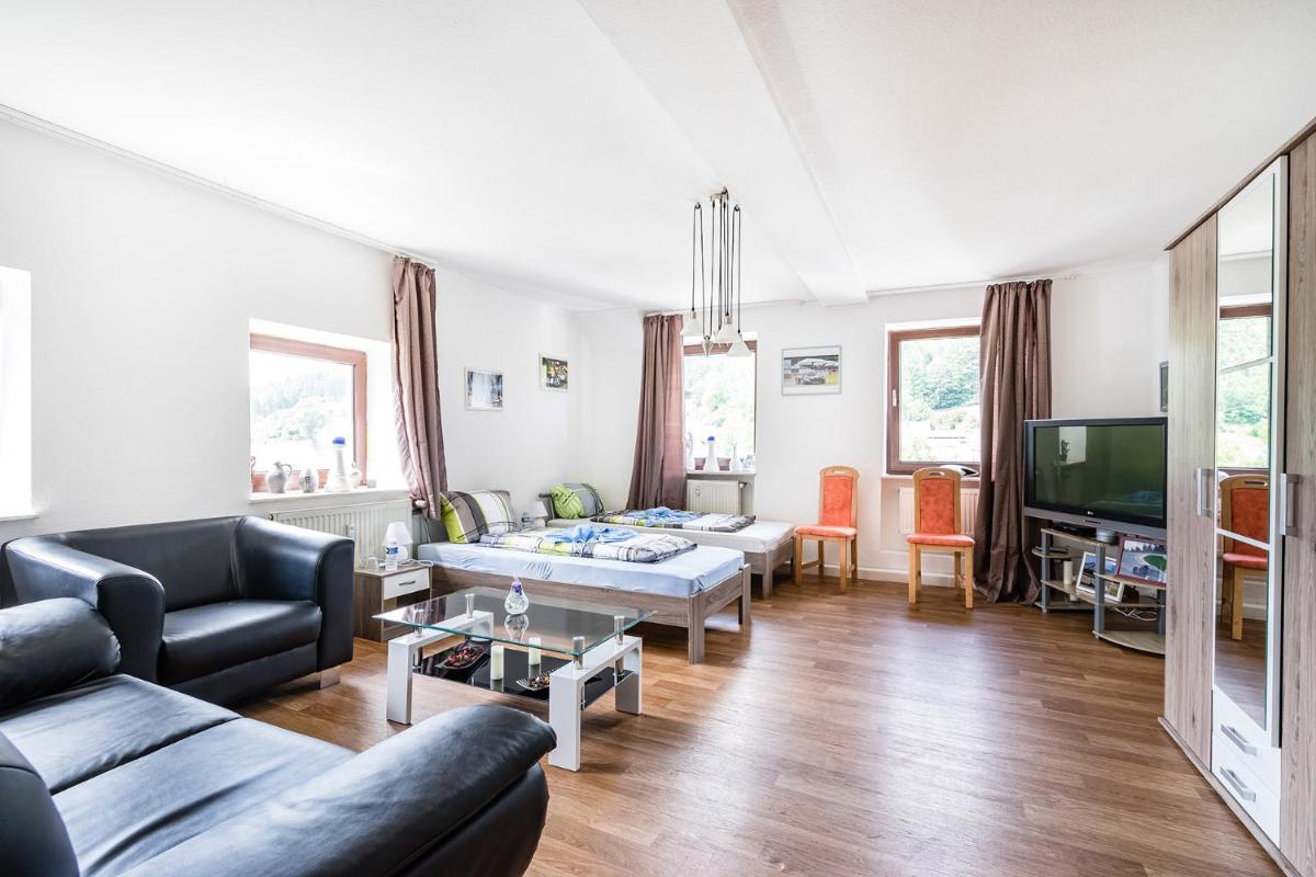 Nurburgring Rooms Pinocchio - Housity