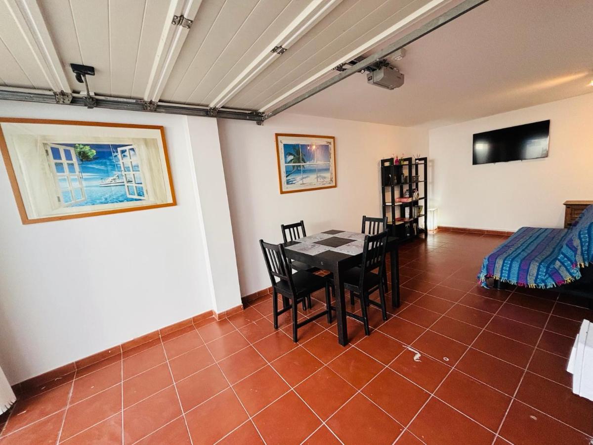 Atlantic Breeze House I Double Rooms at EL CAMPANARIO I 5 minutes from Popcorn Beach - Housity