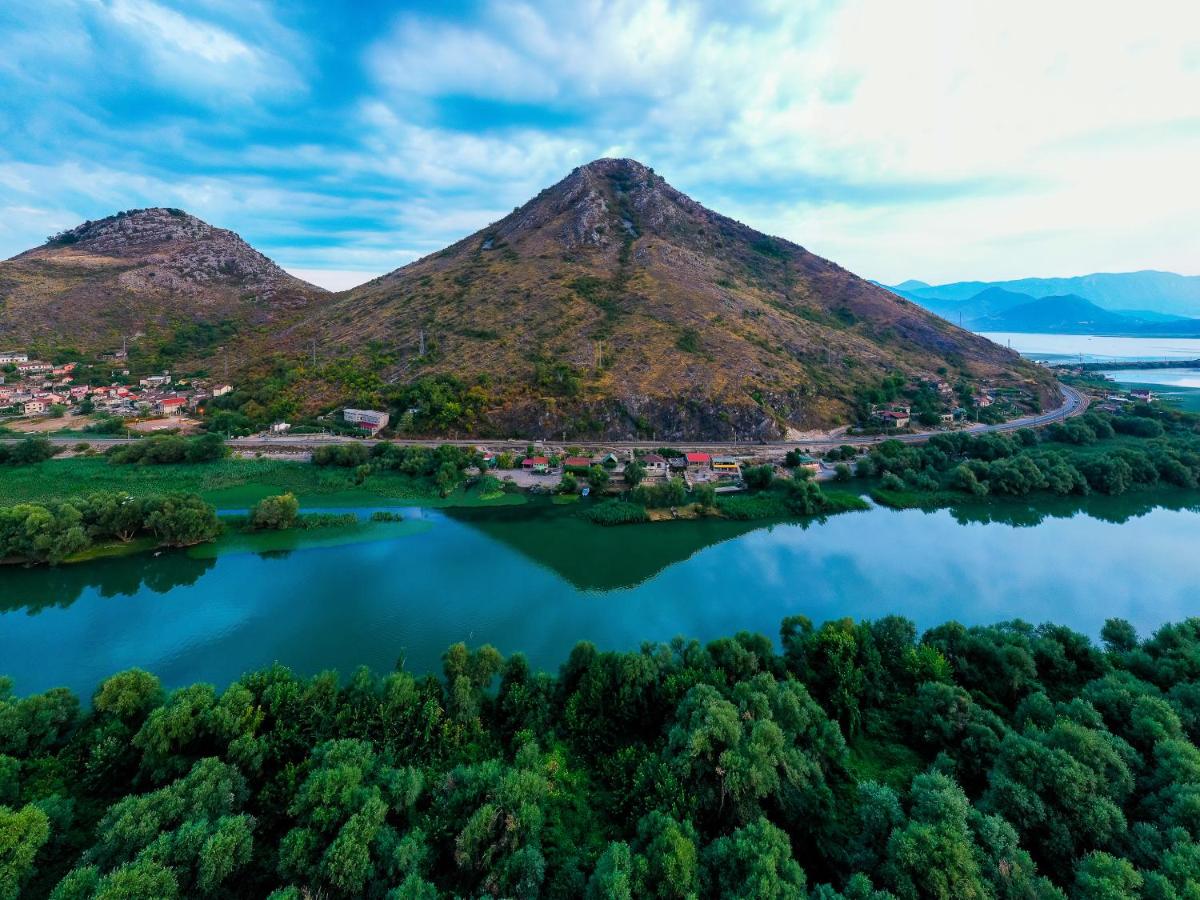 Lotos Luxury House - Skadar Lake - Housity