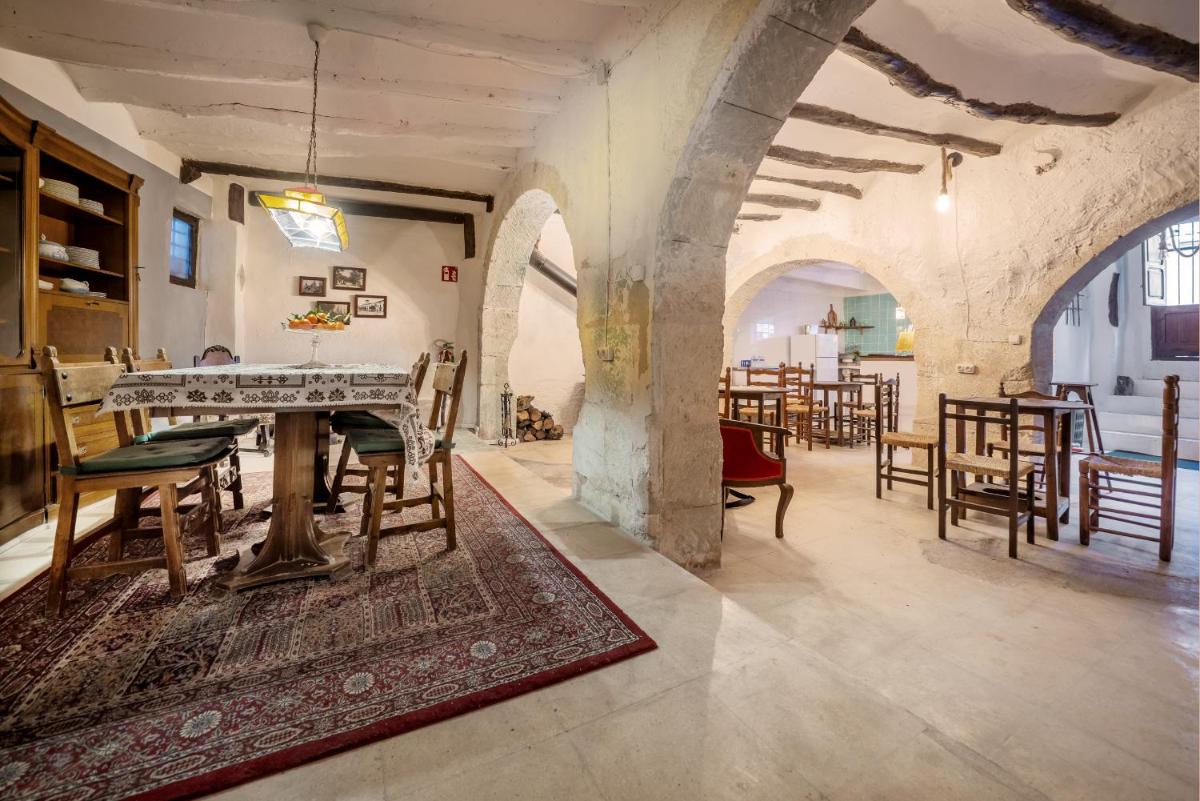 7 Pisos Casa Rural de Pueblo - Housity