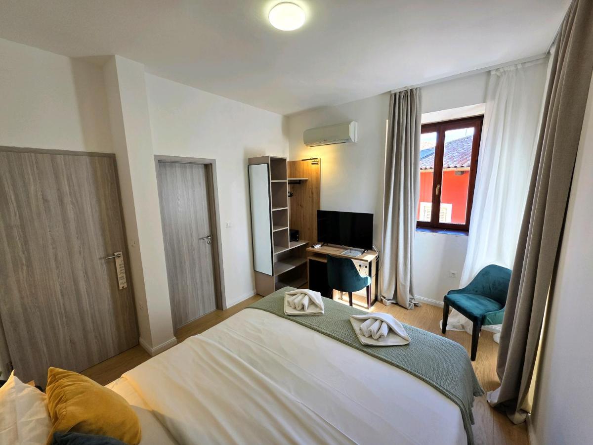Hotel Marina - Housity