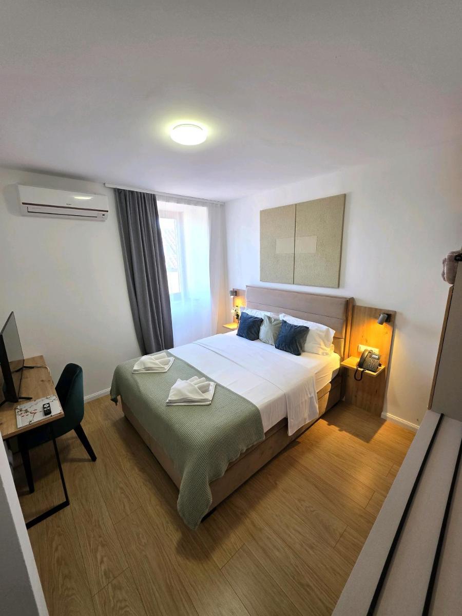 Hotel Marina - Housity