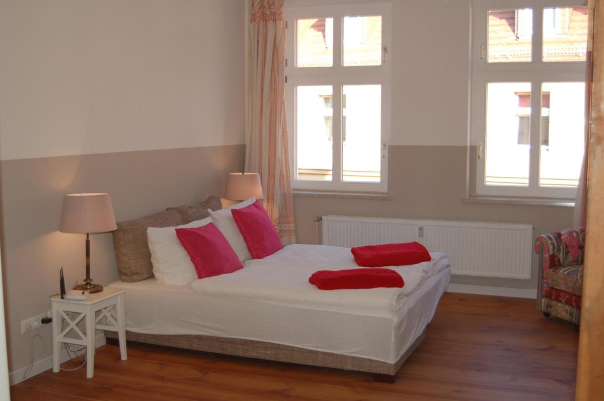 Schloss-und Seeblick Apartment - Housity